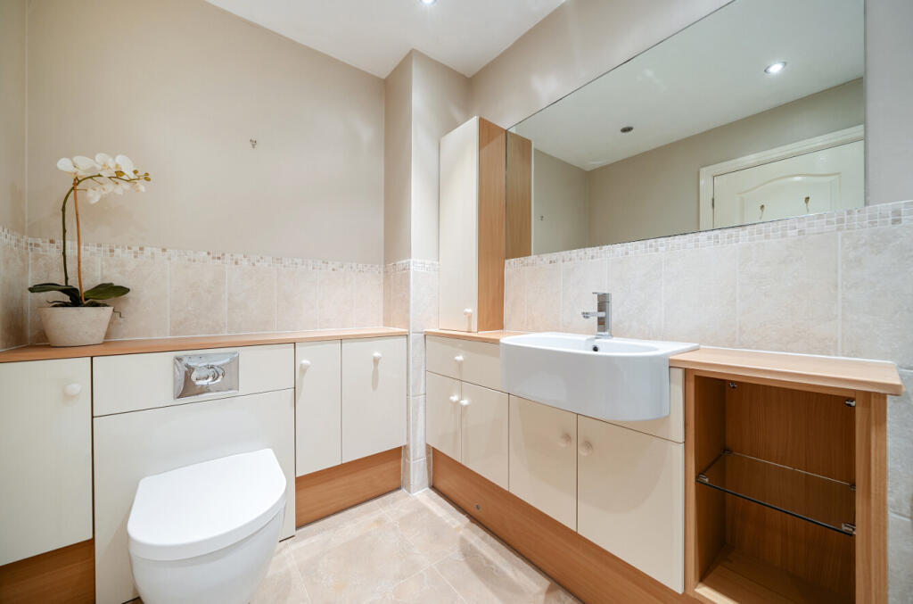 1396176-11-695d21...