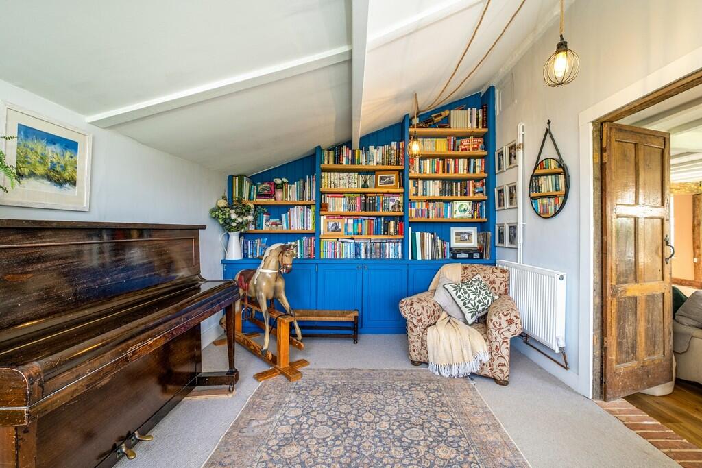 1440px-Halfboys-2...