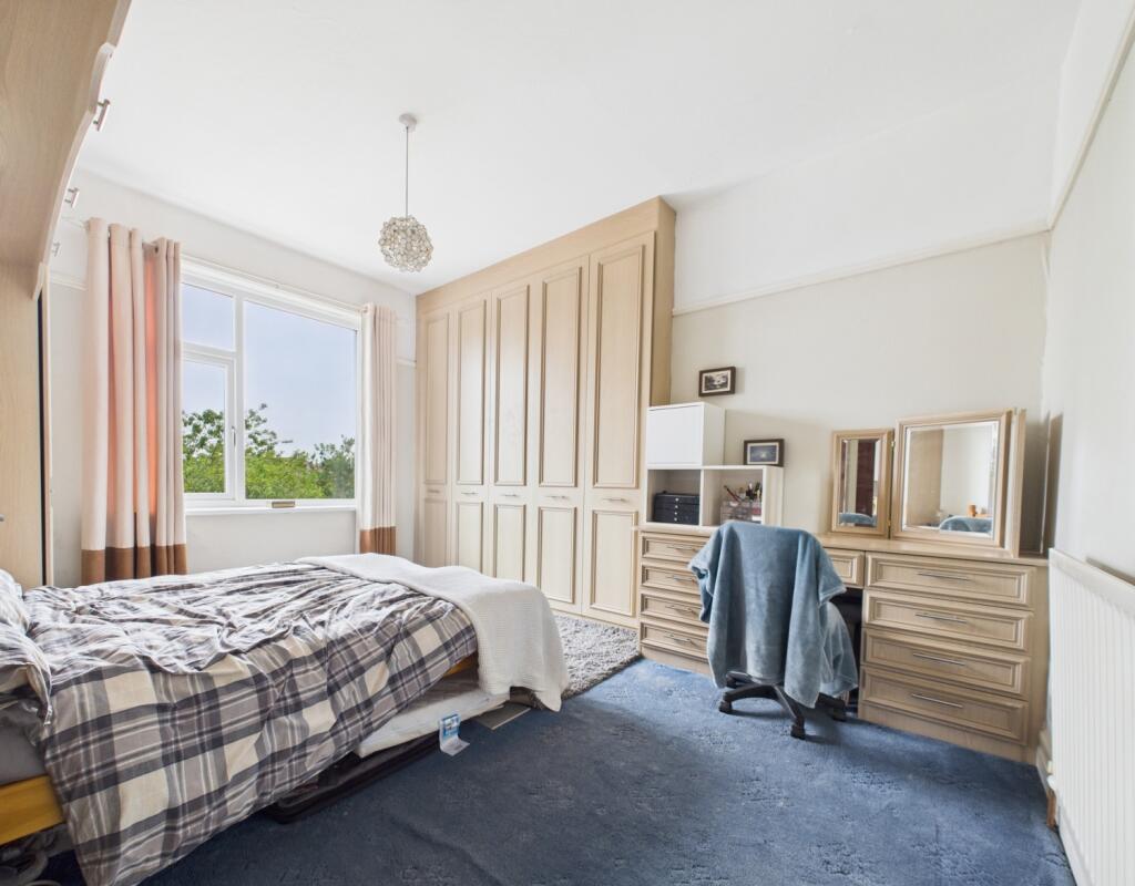 CAM02195G0-PR0081-STILL037