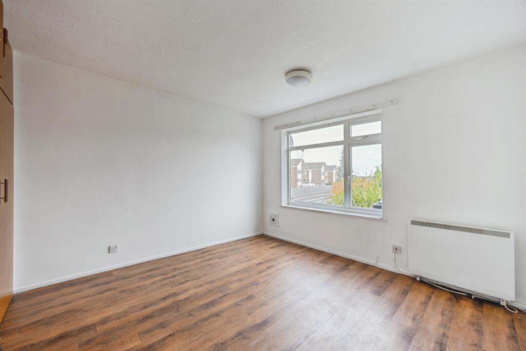 Bedroom: