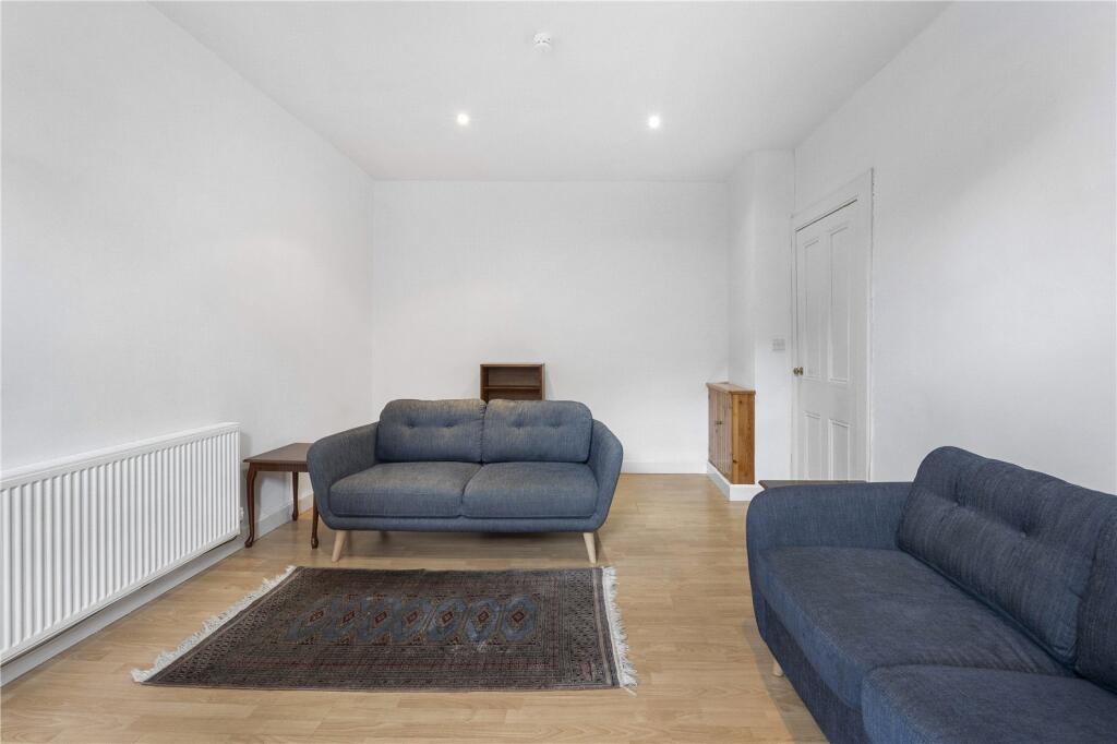 Melbourne Place 7