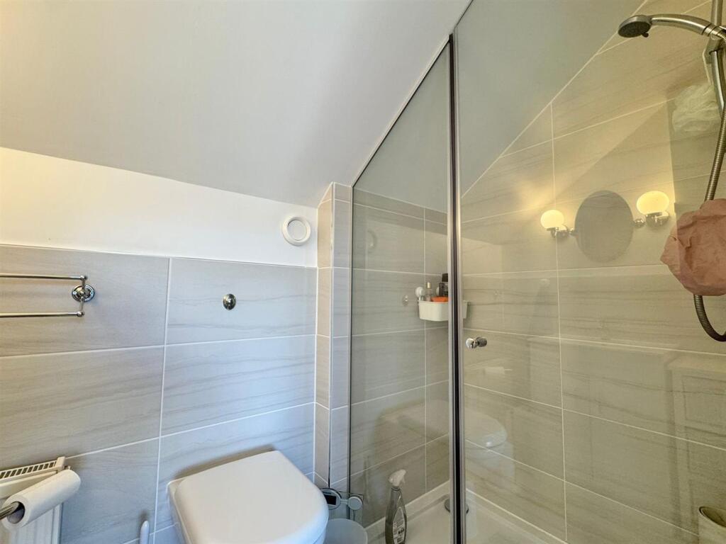 Master ensuite (2.jpg