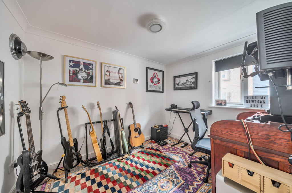 Dining Room/Bedroom