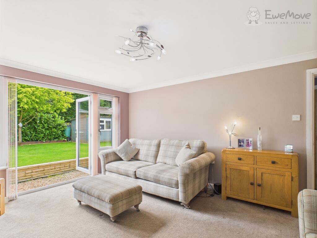 CAM03640G0-PR0048-STILL021