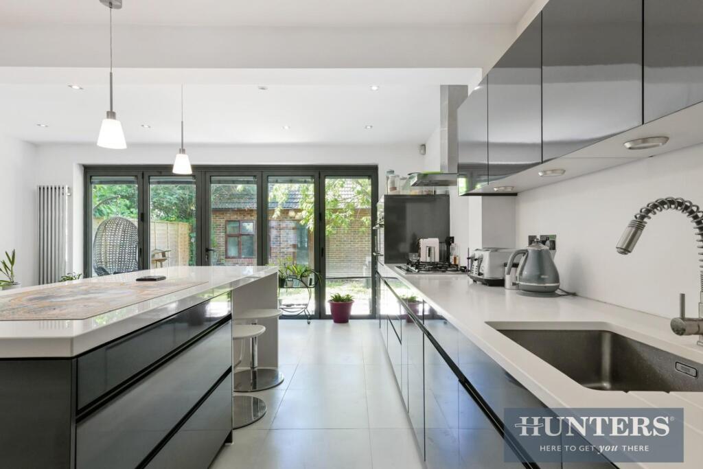 OAKLANDS AVENUE, 50 (6).jpg