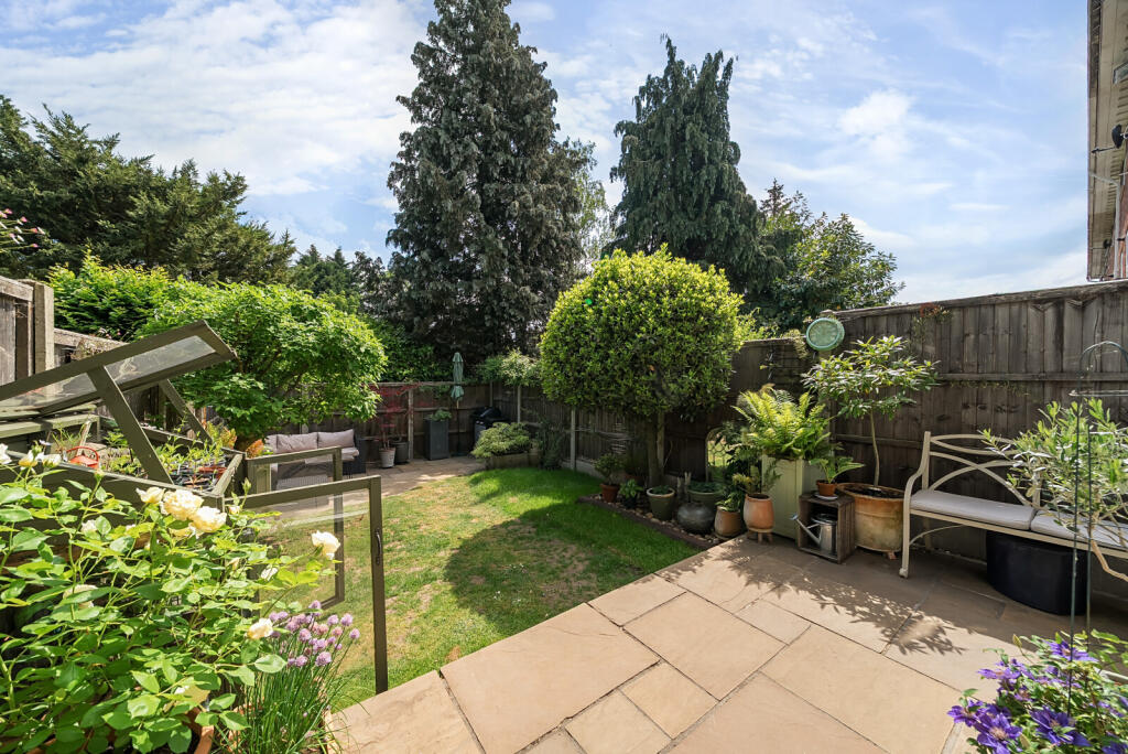 1294561-6-682b30d...