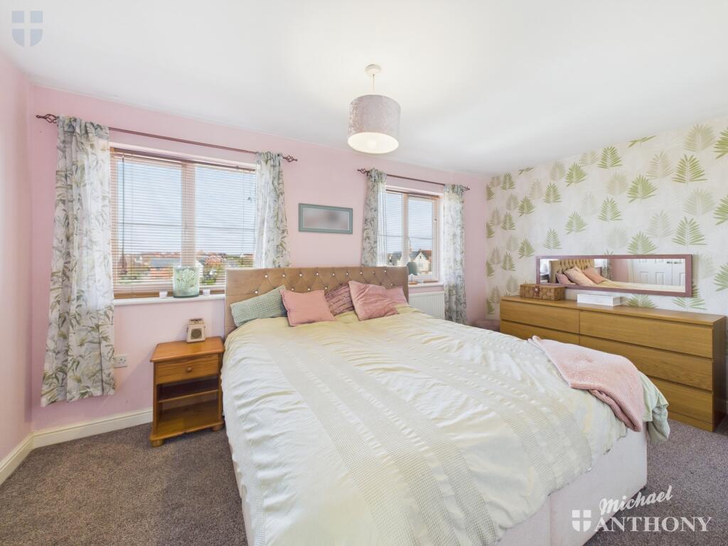 CAM03852G0-PR0229-STILL014