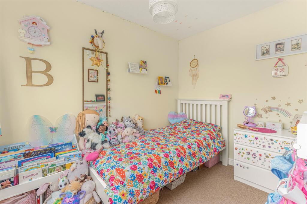 23 Newcombe Close, Milcombe-25.jpg