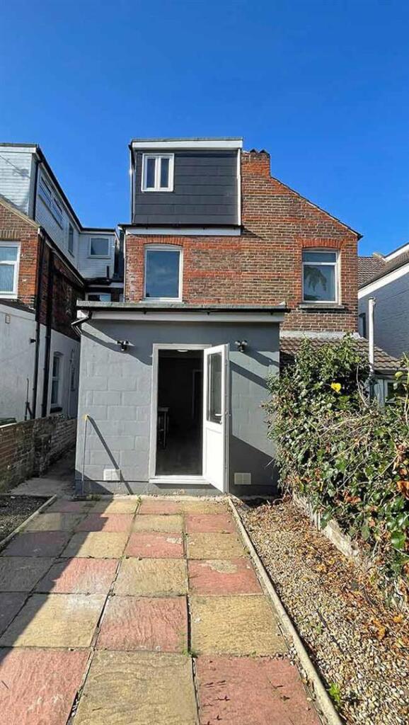 7-bed-student-house-hudson-road-portsmouth-(73).jp