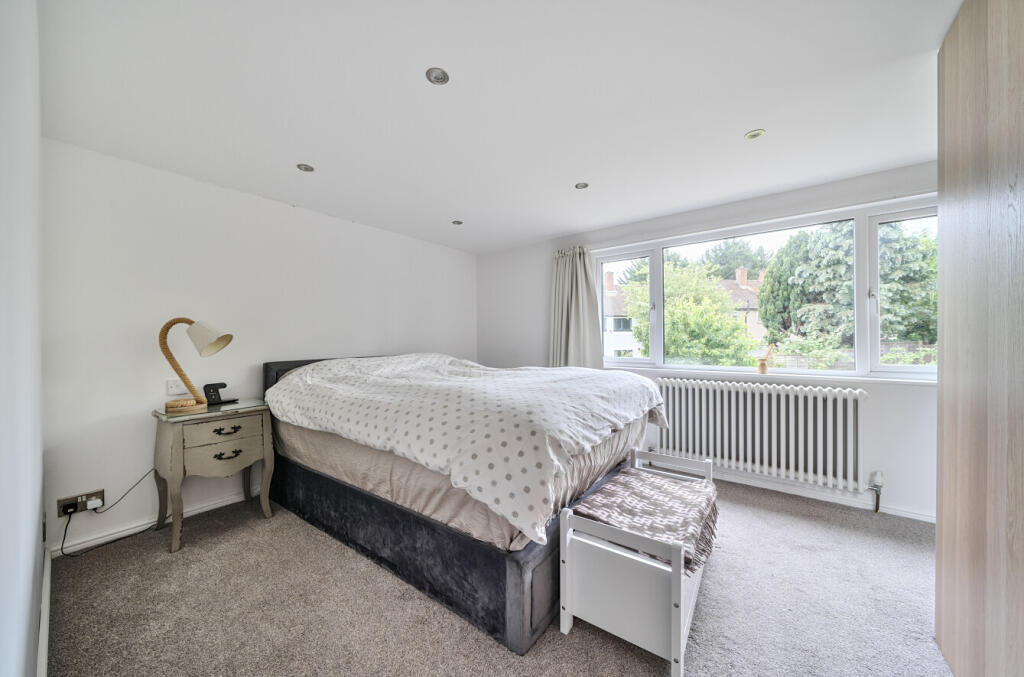 1304621-18-684897...