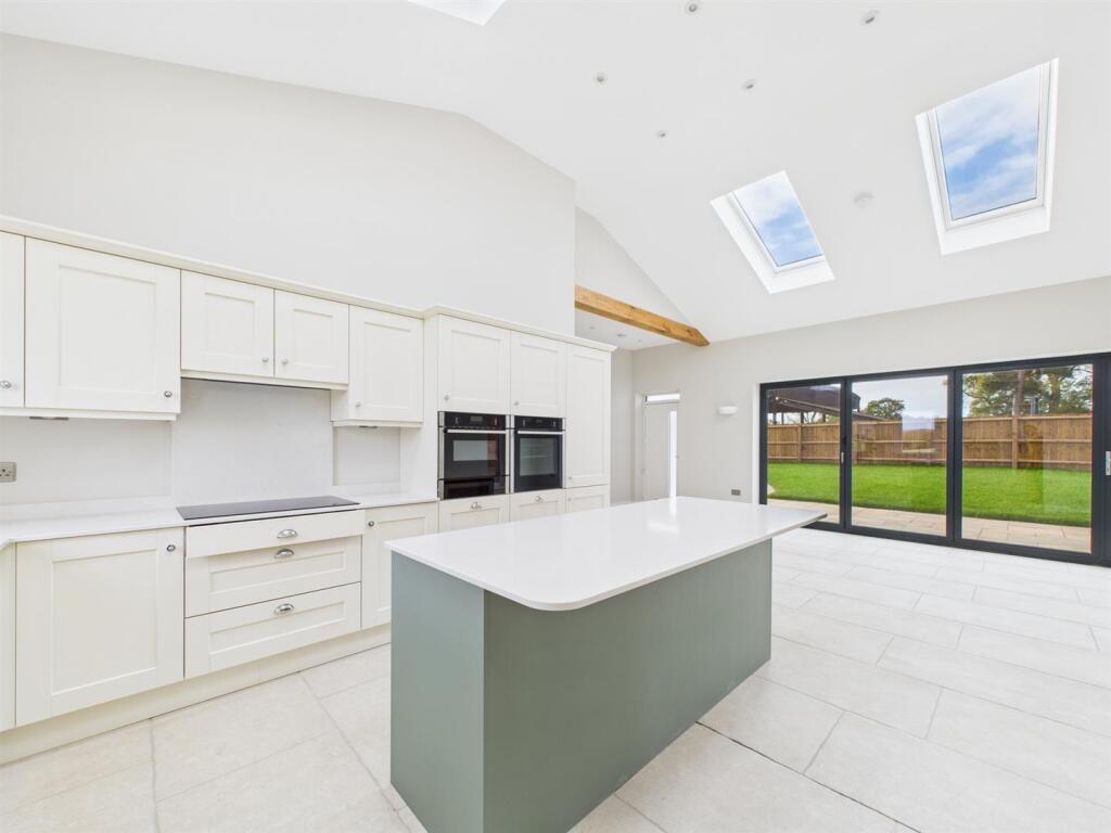 Kitchen/Living Area