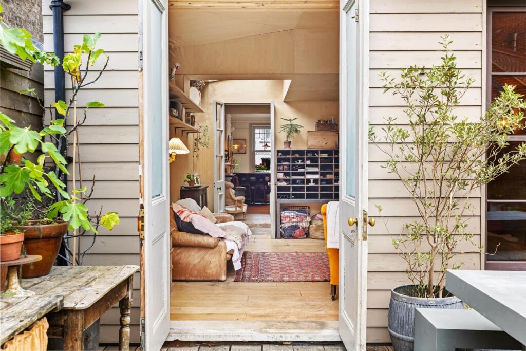 Living Room/Garden