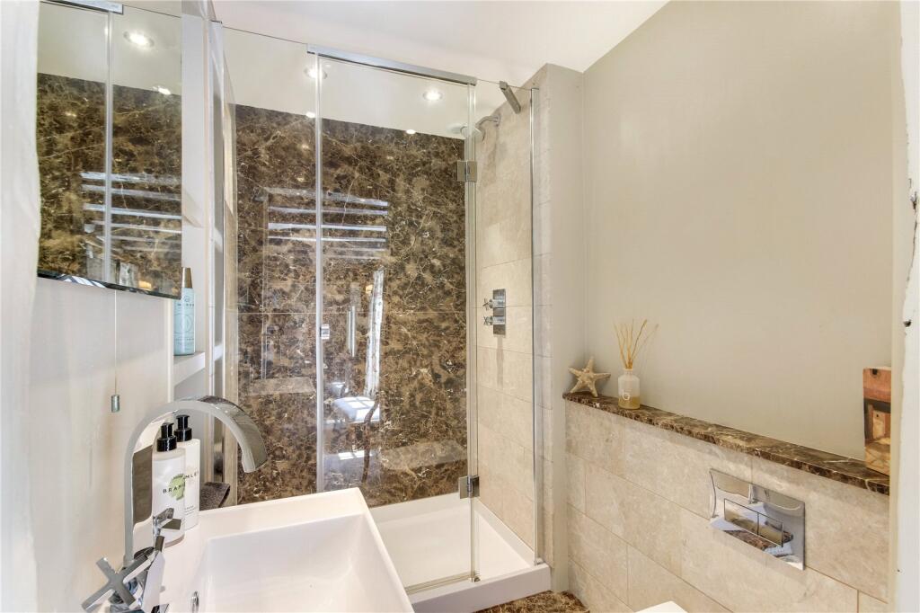 En Suite Shower Room