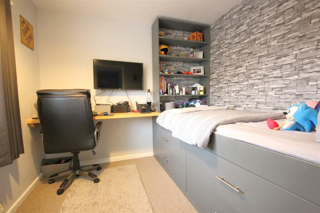 Bedroom 4.JPG