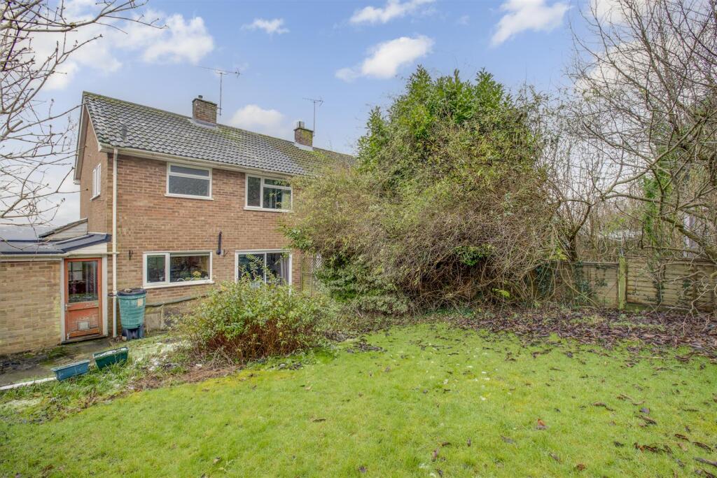 56 Grays Lane, HP13 5UG-12.jpg