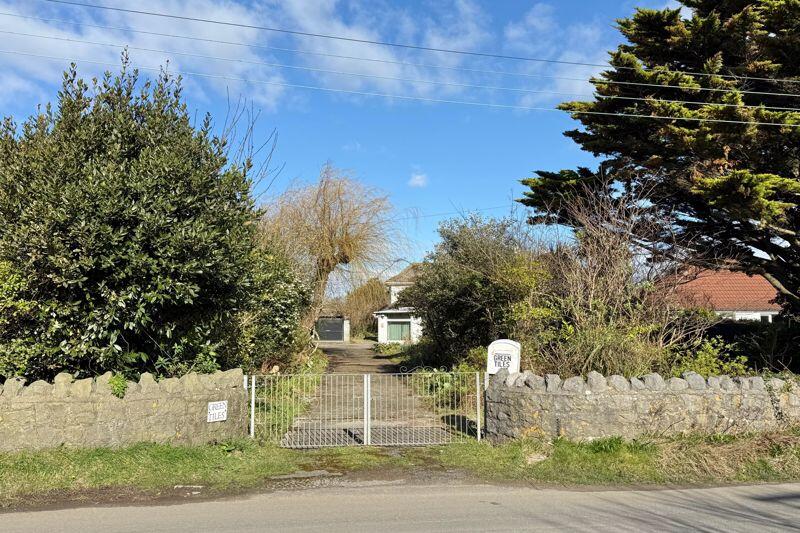 Enclosed Plot/Entrance