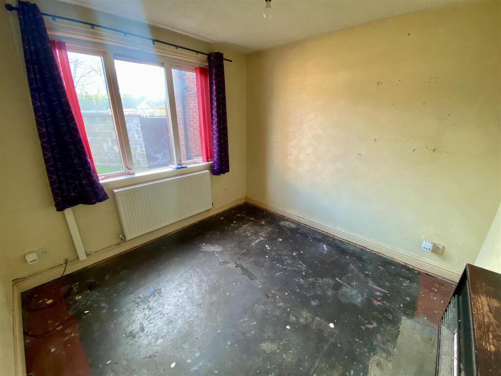 Bramleys Estate Agents - Lee Road - Dewsbury (8).j