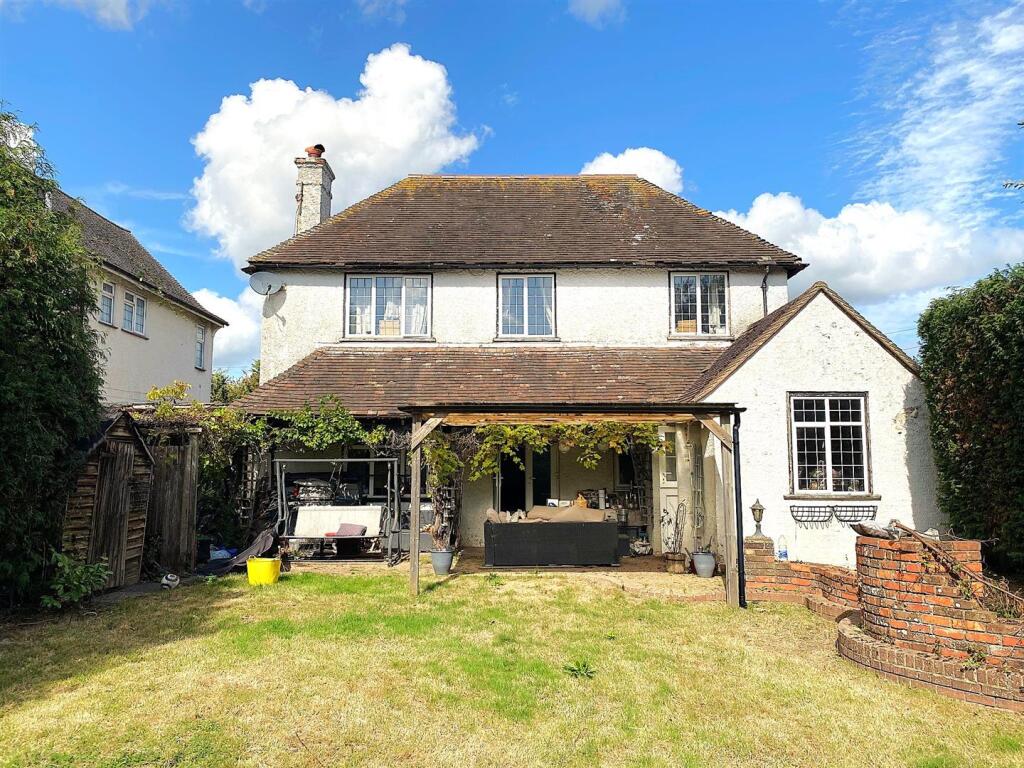 23 Barnhorn rd - Rear.jpg