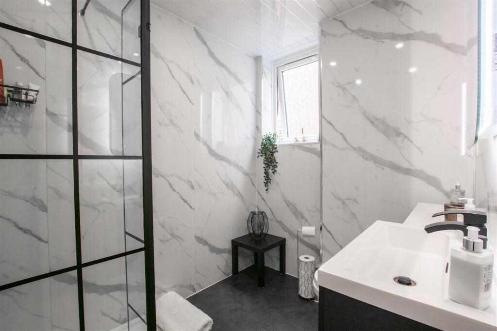 bathroom-2.jpg