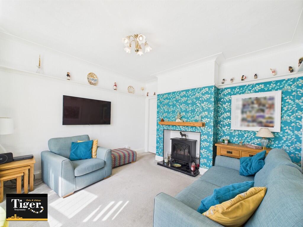 CAM02176G0-PR0567...