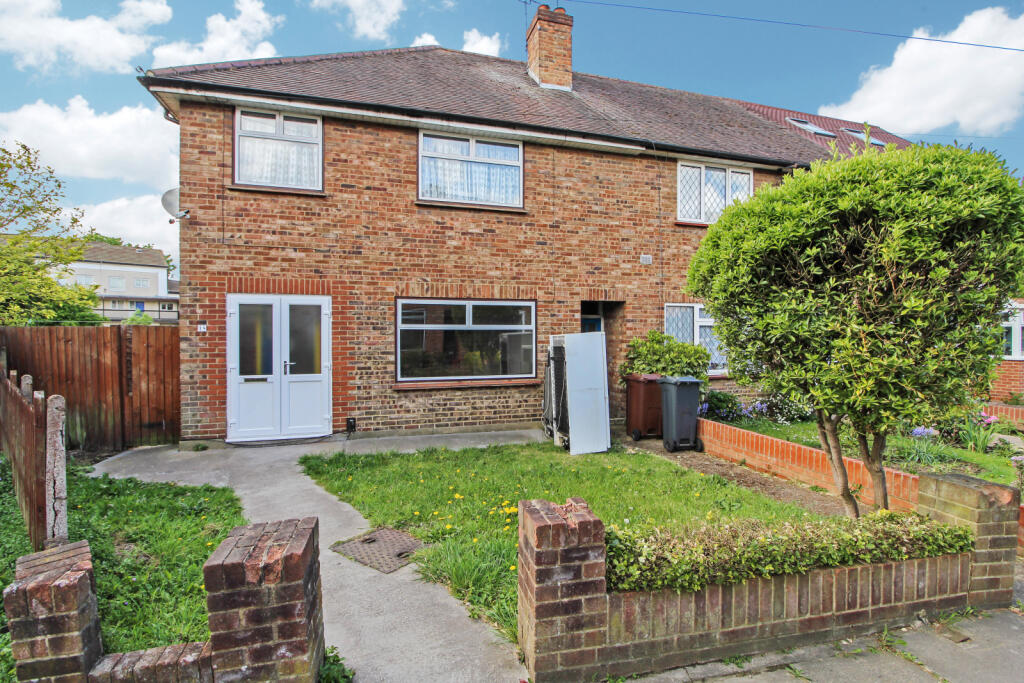 Four Bedroom End Of Terraced House For Rent