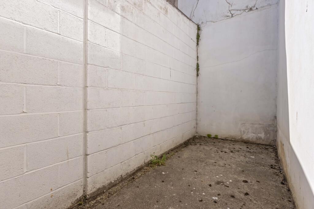 Byron St_3__1