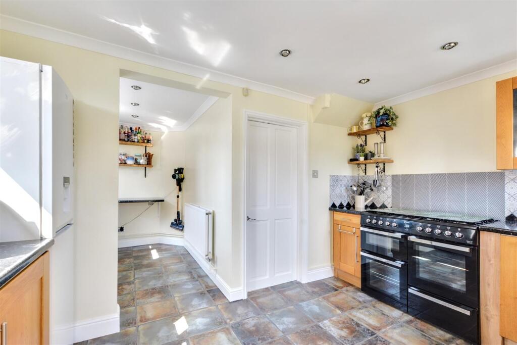 Kitchen And Utility Room_3.jpeg