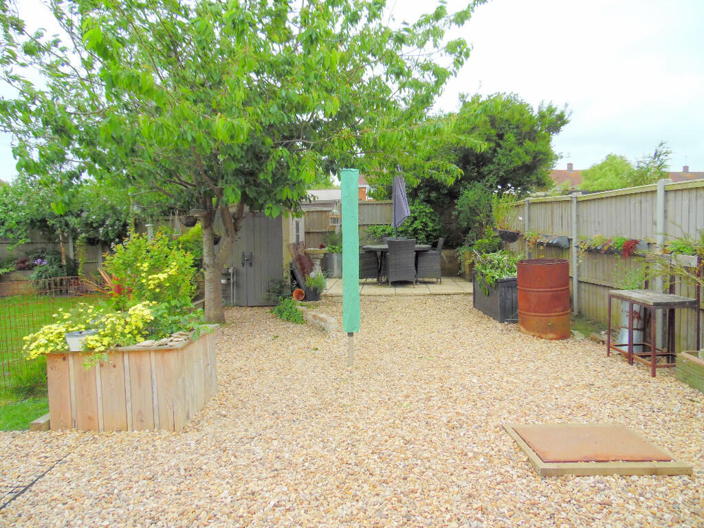 DRIVEWAY/REAR GARDEN