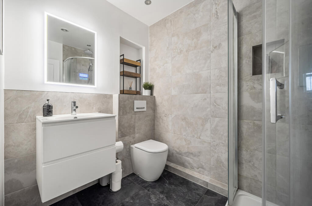 1383590-73-692489...