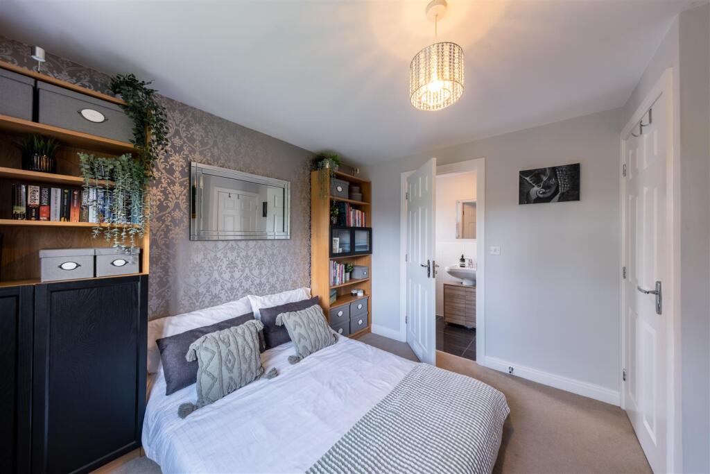 39 Shakerley Close-040.jpg