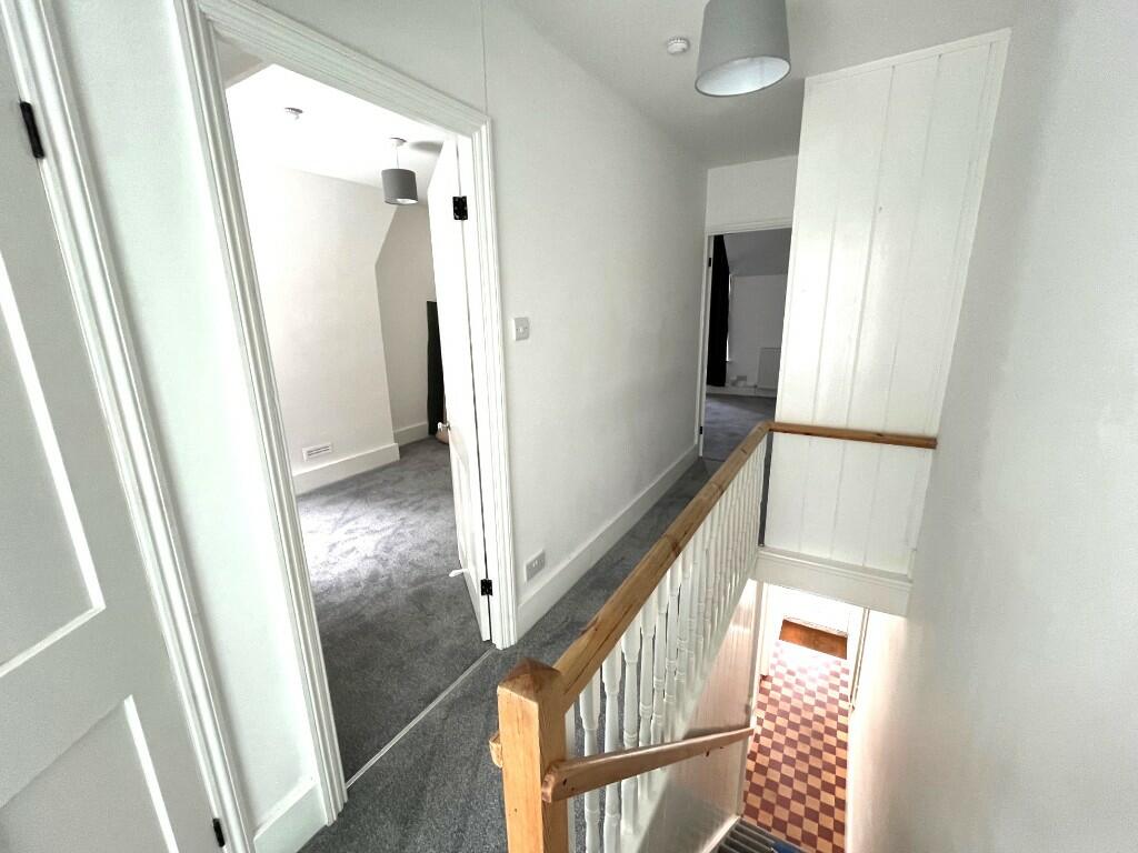 Landing &amp; stairs