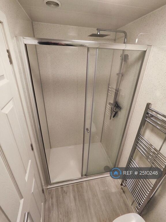 Downstairs Wc / Shower