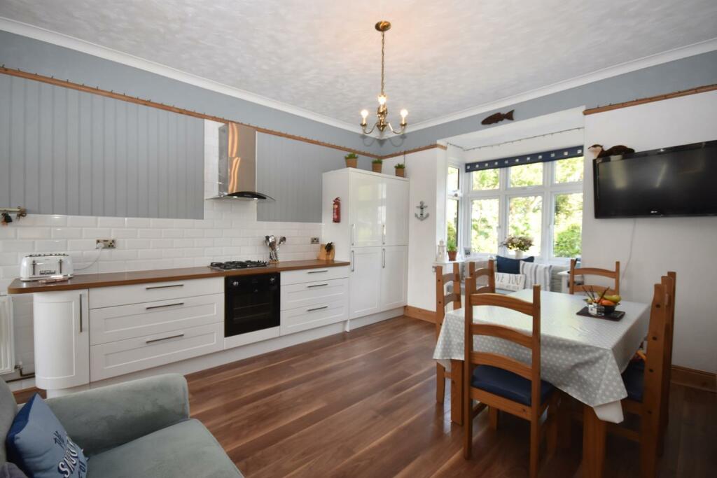 DINING AREA.JPG