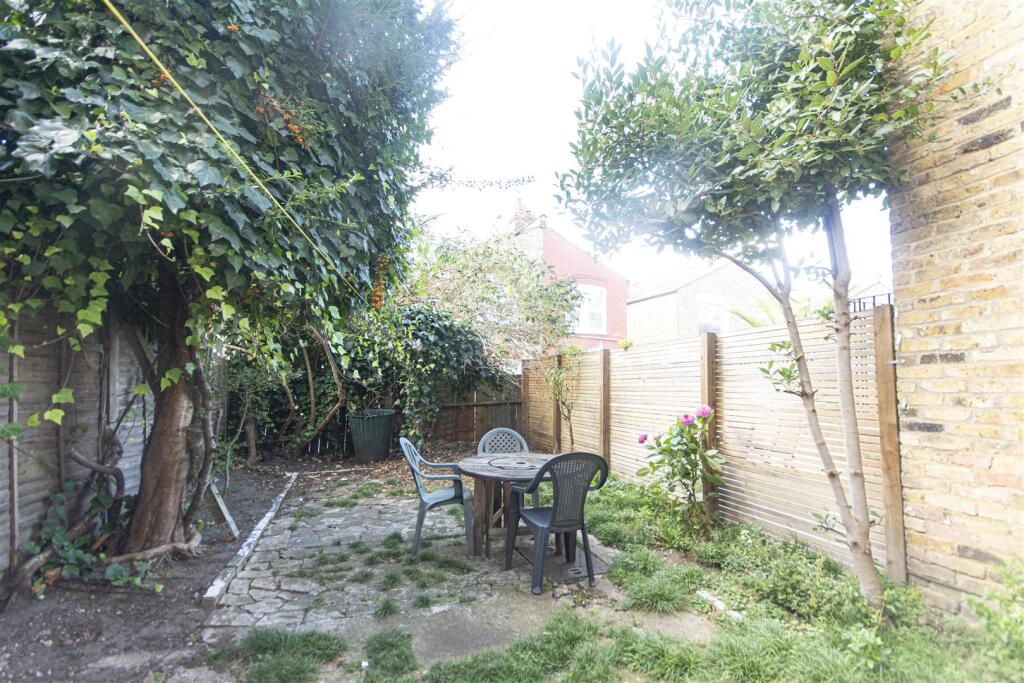 Gassiot Road SW17 (11).jpg