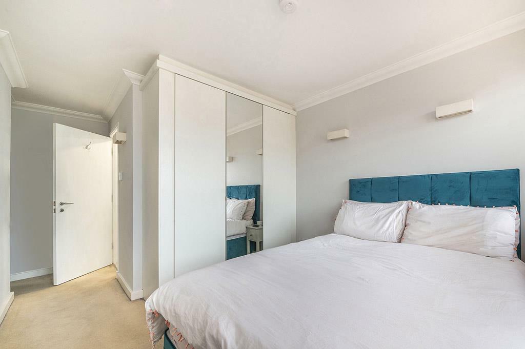 W BEDROOM 1 b.jpg