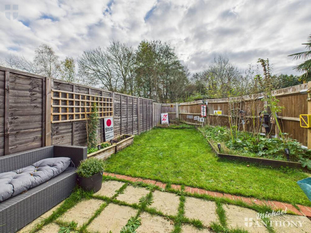 CAM03852G0-PR0475-STILL007-thumbnail-h750-70