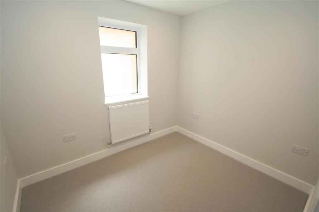 Bedroom4.jpg