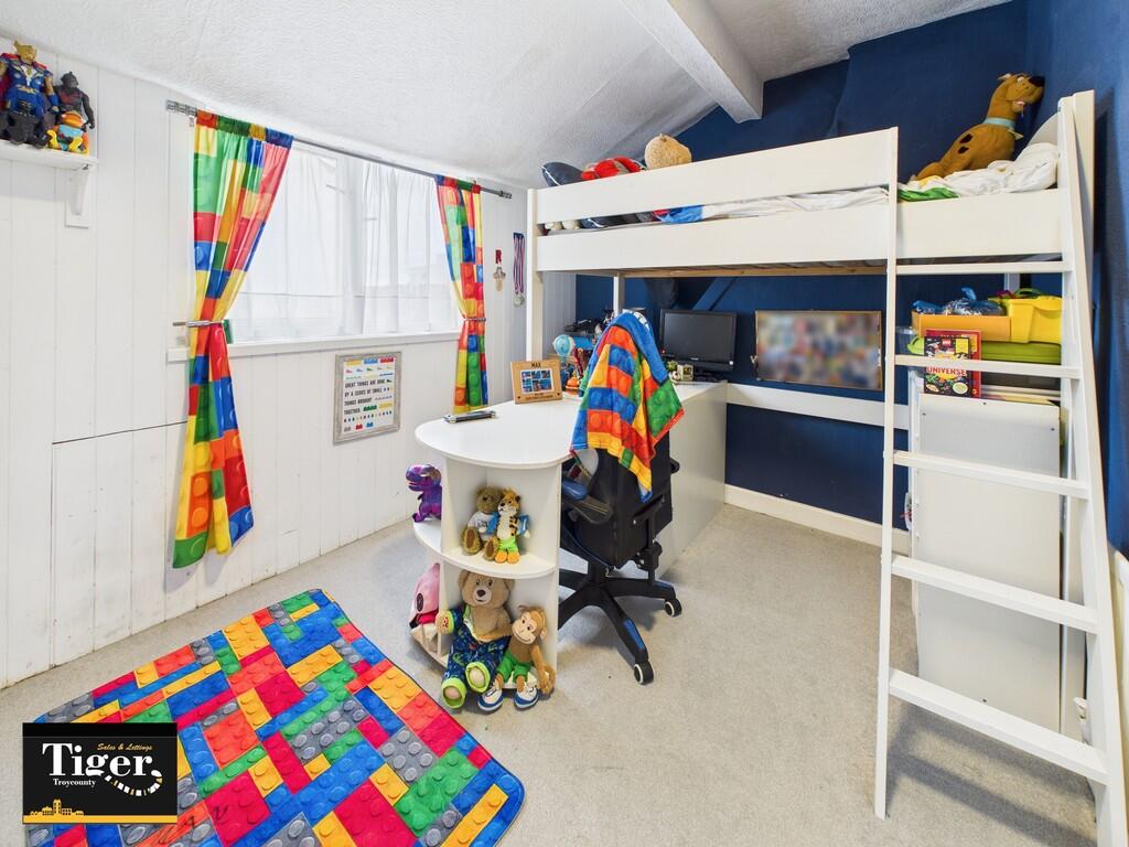 CAM02176G0-PR0725...