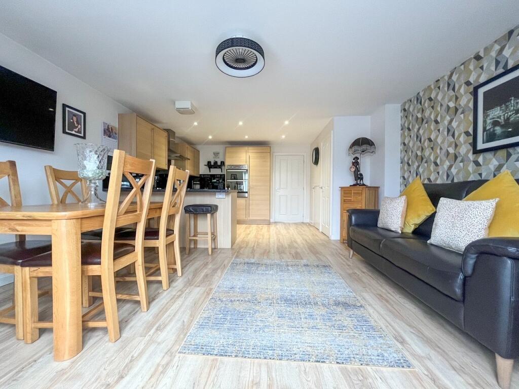 Kitchen/Diner/Family