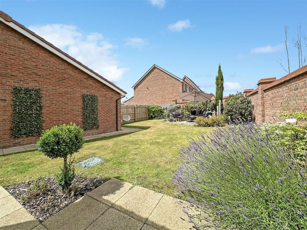 Beautiful Walled Garden 650