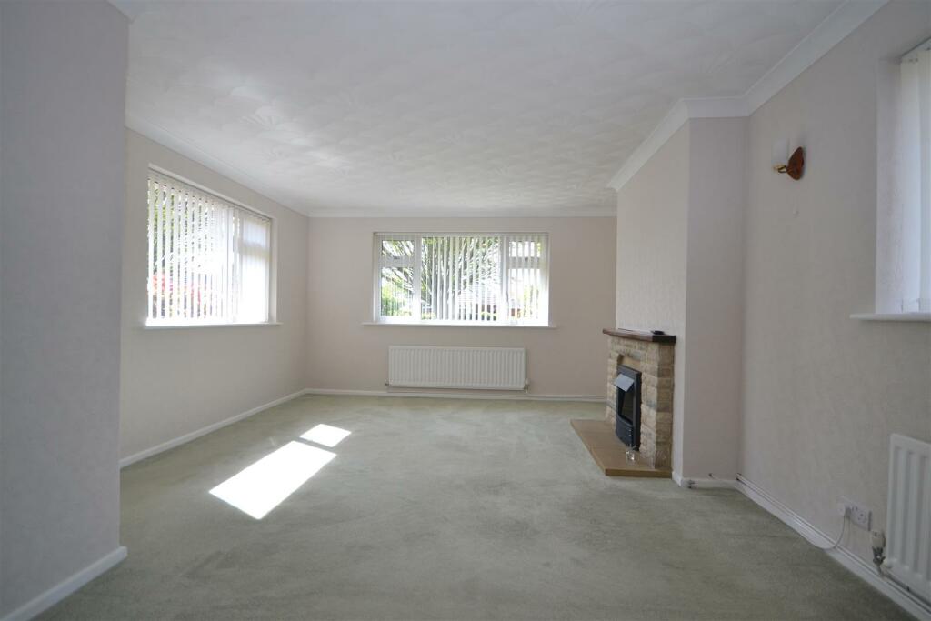 Lounge 2.JPG
