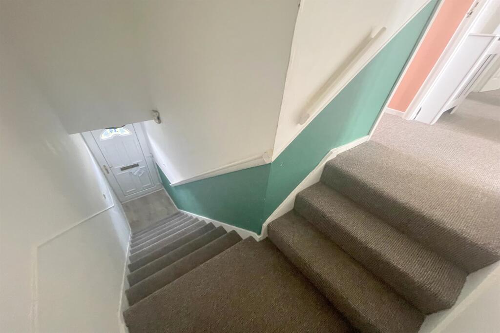 Enrtrance hallway
