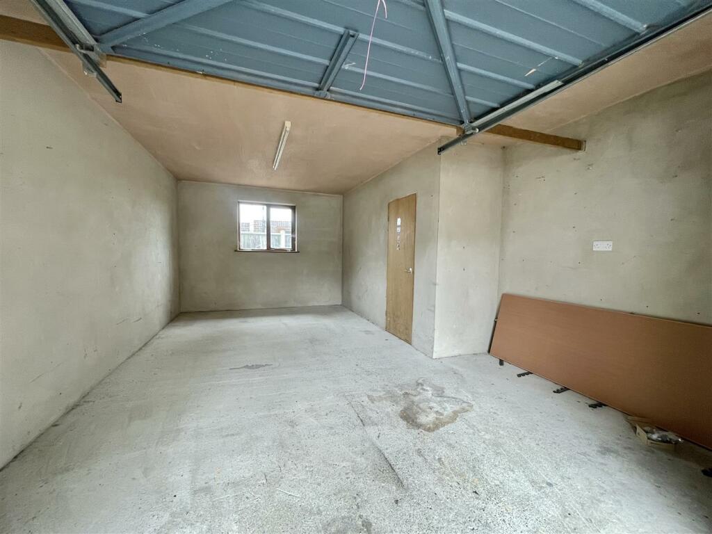 Attached Garage