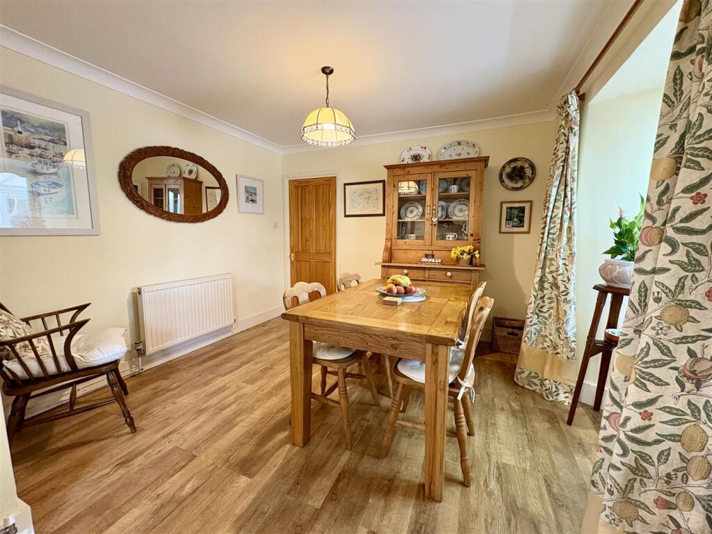 Breakfast Room