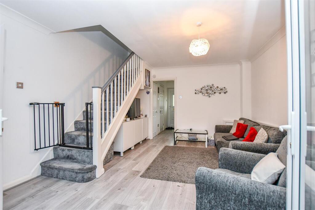 Living Room 3.jpg