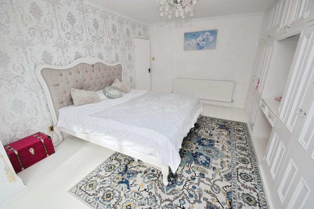 f551c7ec-Bedroom ...