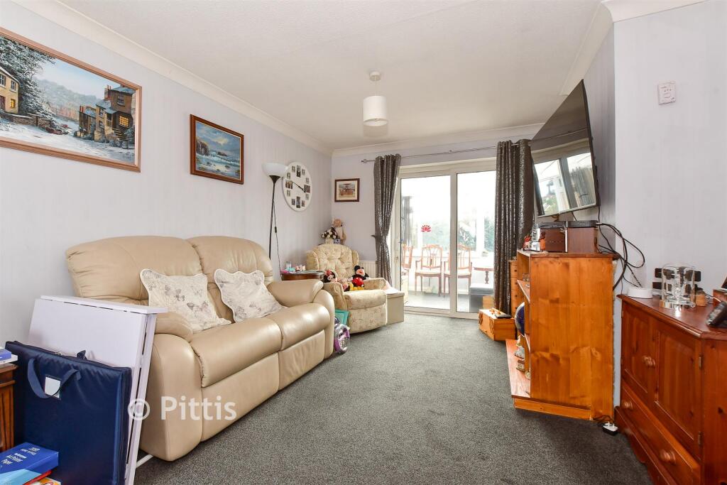 Lounge/ Dining Room