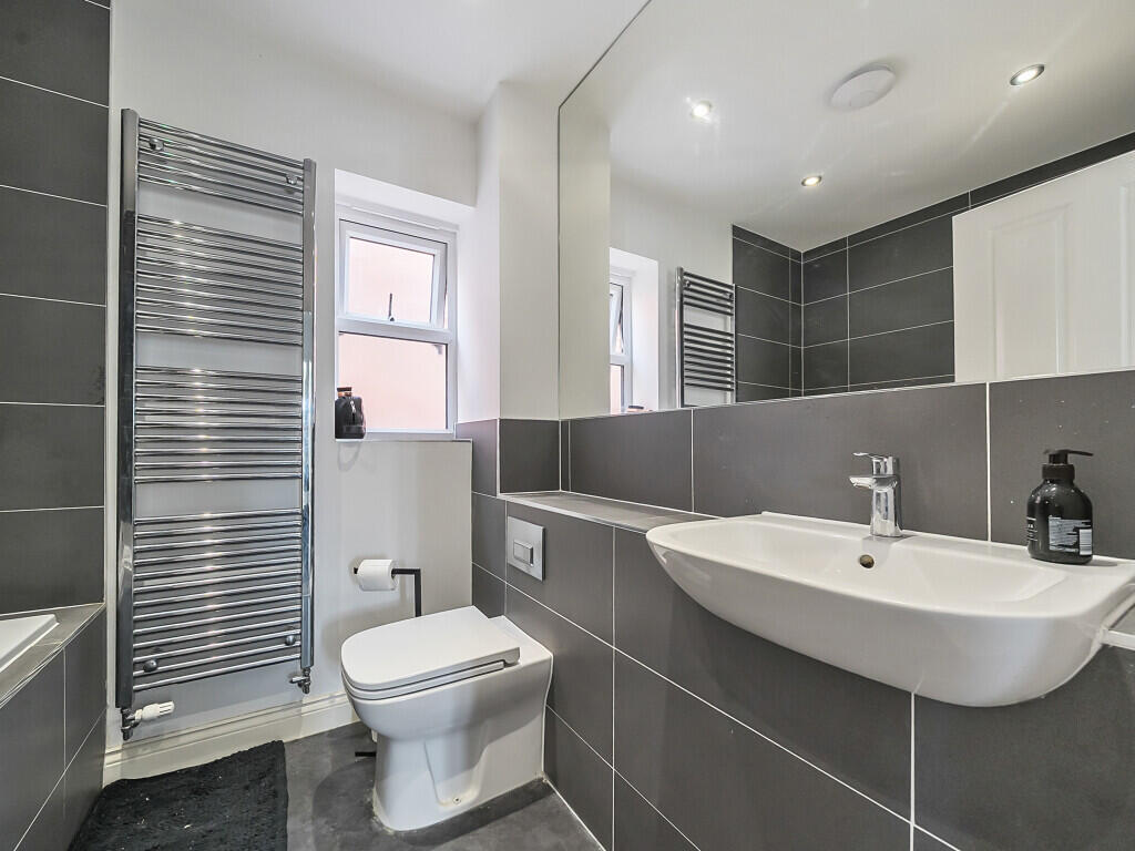 1326940-8-6877d71...