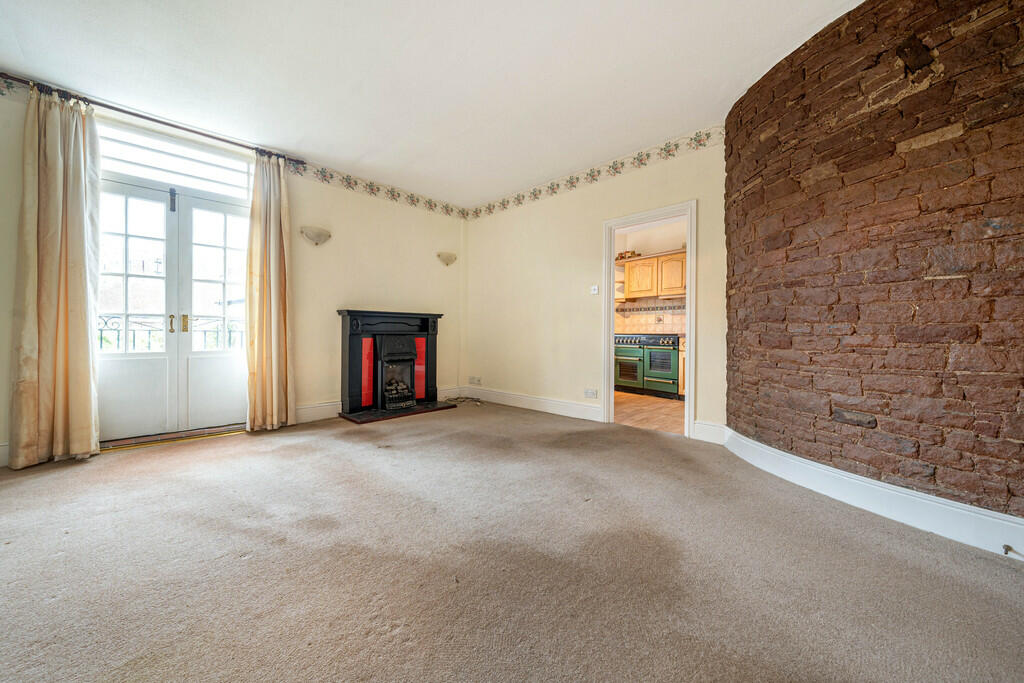 Living/Dining Roo...