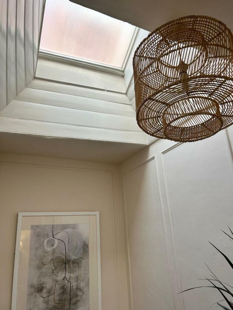 ceiling height 18 high street.jpg